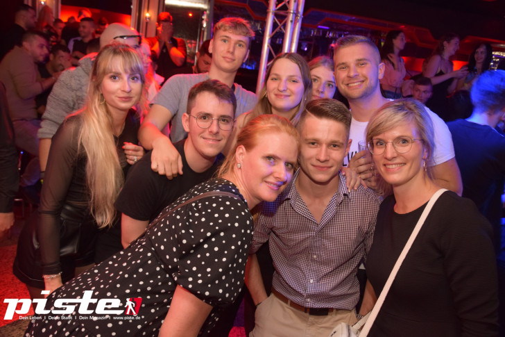 AUSRASTEN! Die XXL-Hausparty