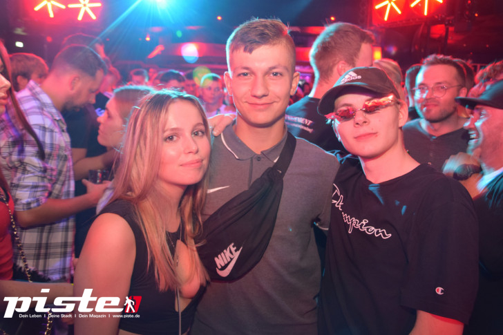 AUSRASTEN! Die XXL-Hausparty