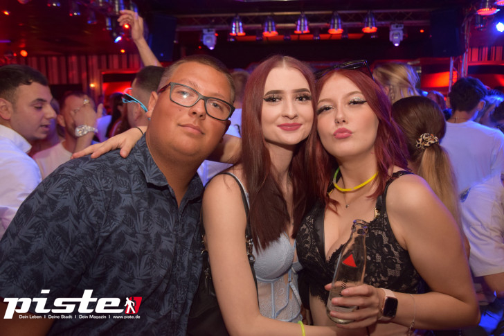 AUSRASTEN! Die XXL-Hausparty