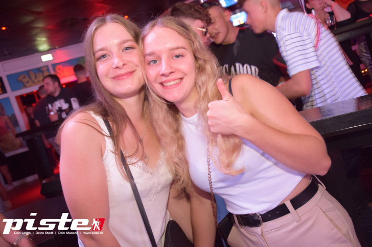 AUSRASTEN! Die XXL-Hausparty