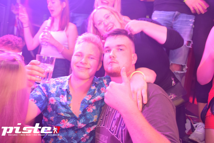 AUSRASTEN! Die XXL-Hausparty