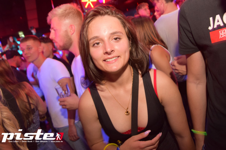 AUSRASTEN! Die XXL-Hausparty