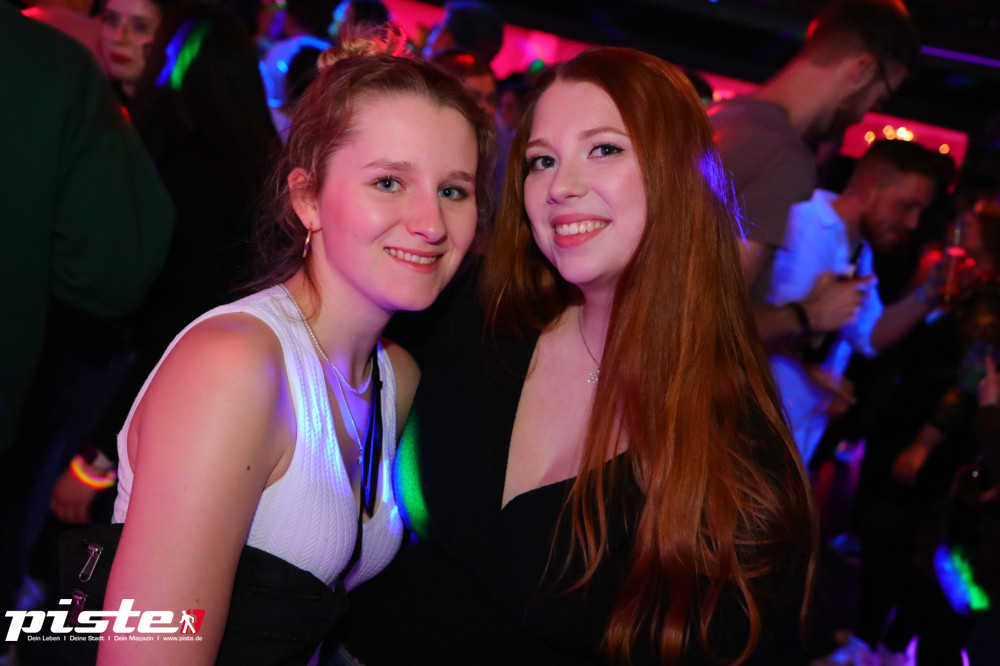 Anniversary! Endlich 18!