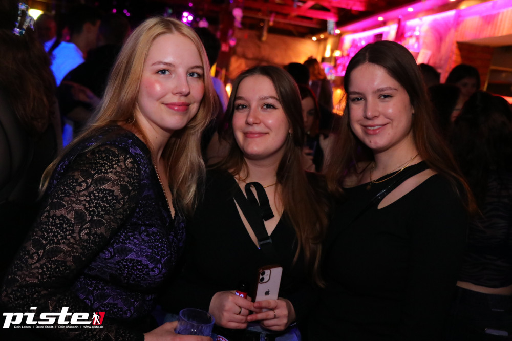 Anniversary! Endlich 18!