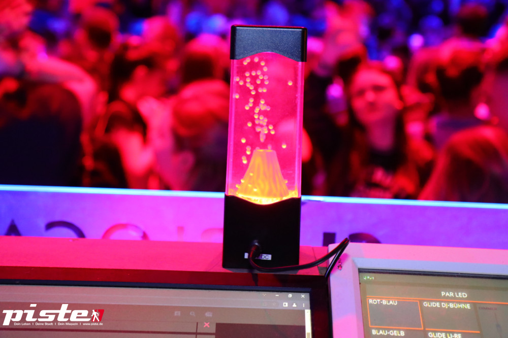 Anniversary! Endlich 18!