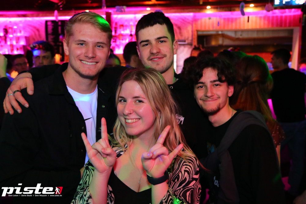 Anniversary! Endlich 18!