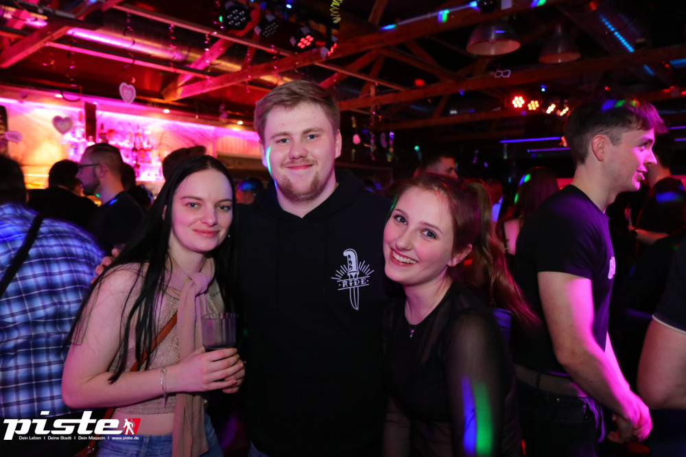 Anniversary! Endlich 18!