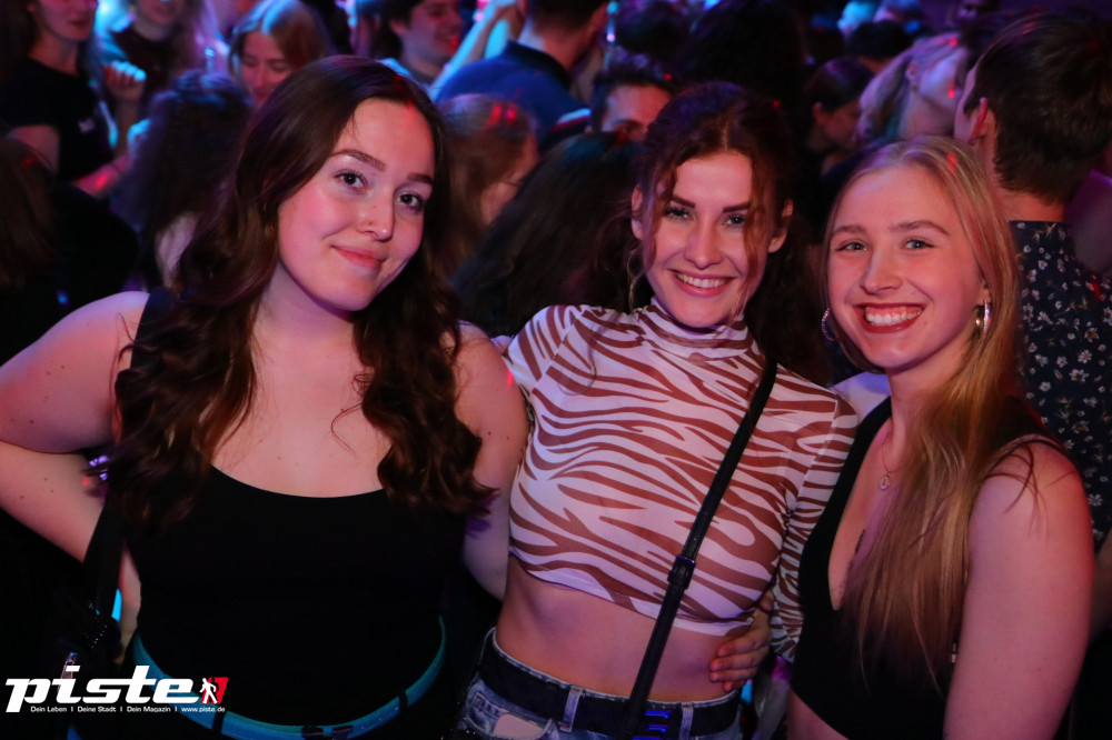 Anniversary! Endlich 18!