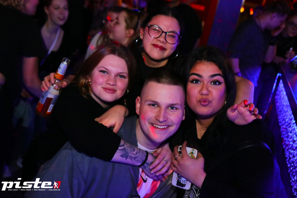 Anniversary! Endlich 18!