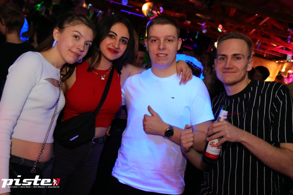 Anniversary! Endlich 18!