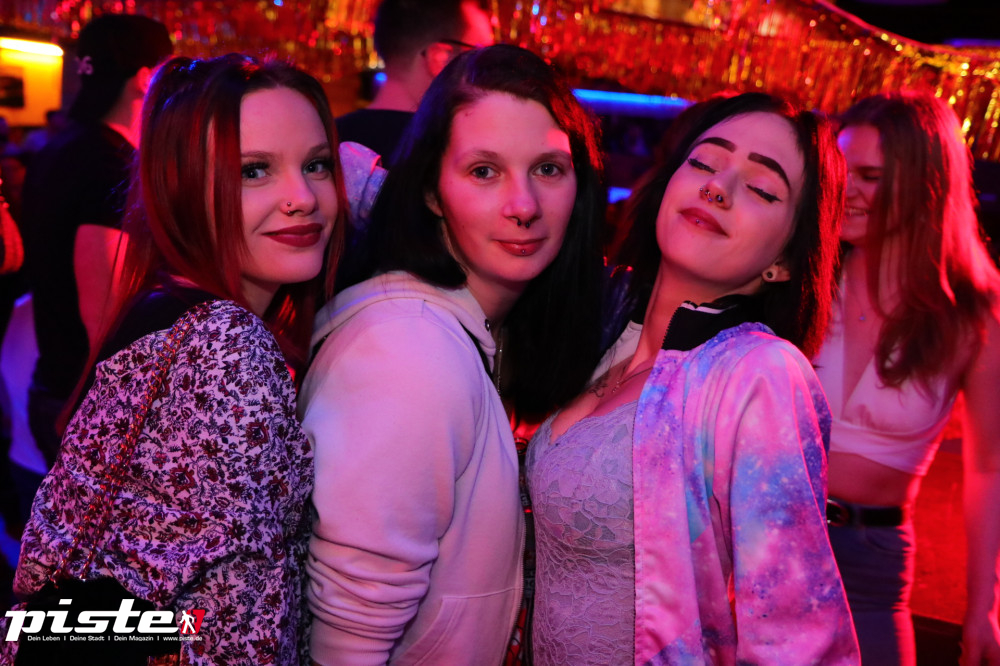 Anniversary! Endlich 18!