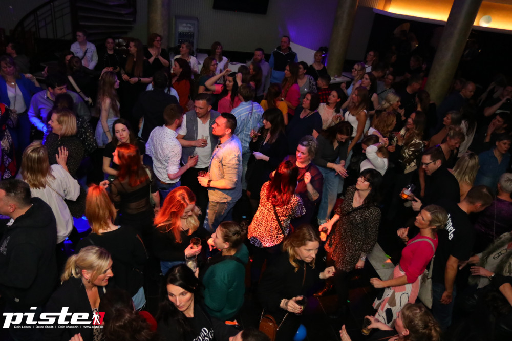 90er Party mit Mütze Katze