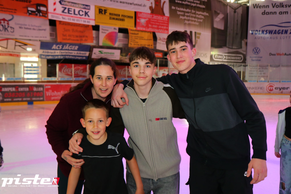 Eishalle Saisonabschluss