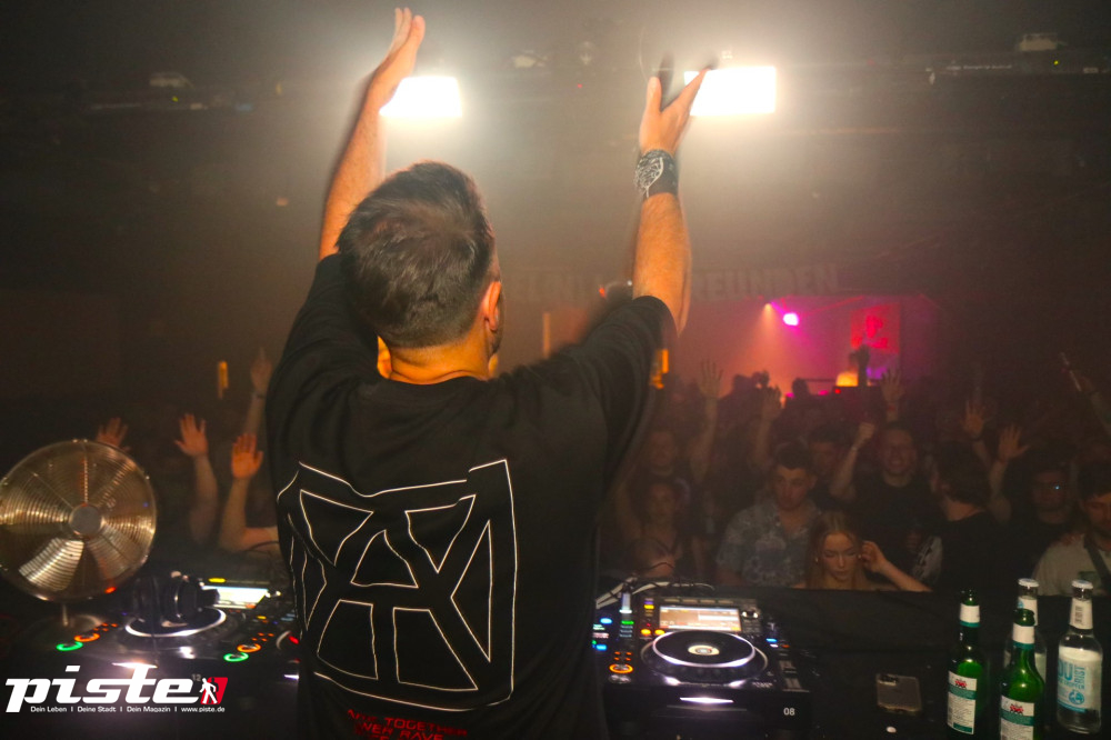 Vögeln mit Freunden