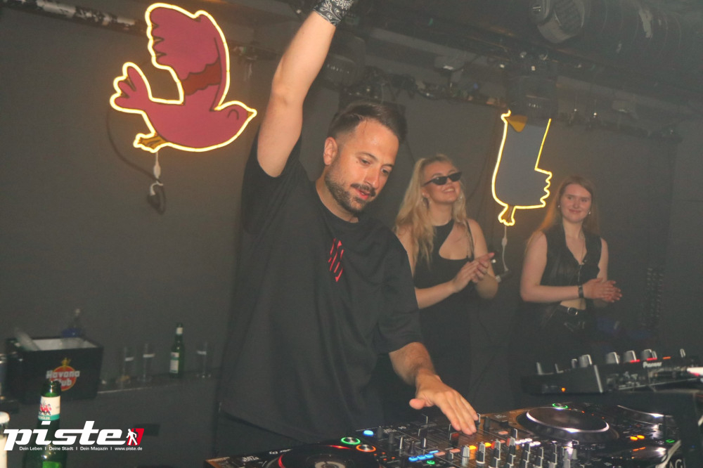 Vögeln mit Freunden