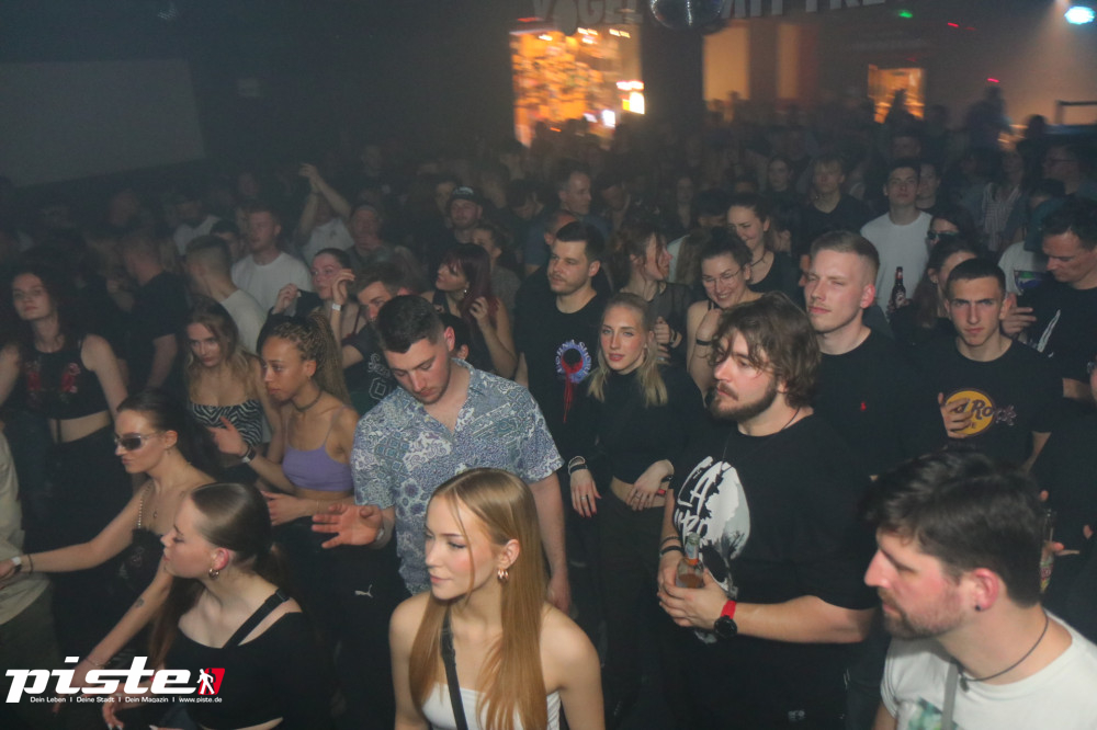 Vögeln mit Freunden