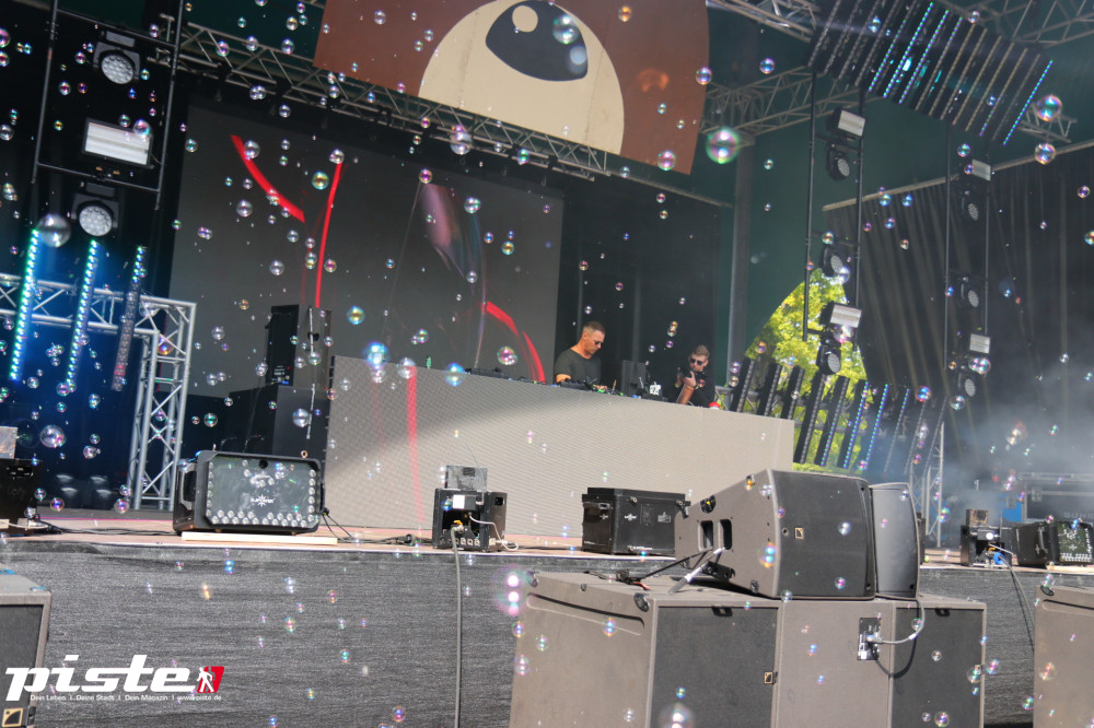 Und draussen tanzt der Bär