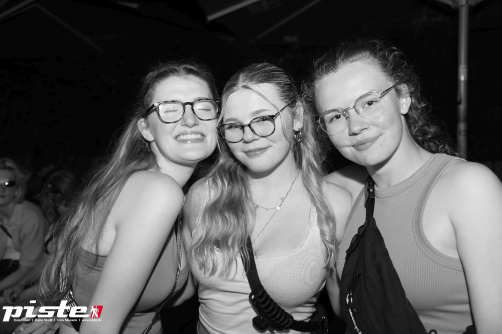 Zwischenbau Night