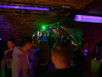 Shake what your mama gave ya