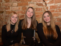 Shake what your mama gave ya