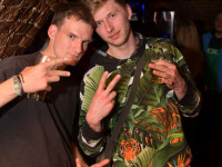 Shake what your mama gave ya