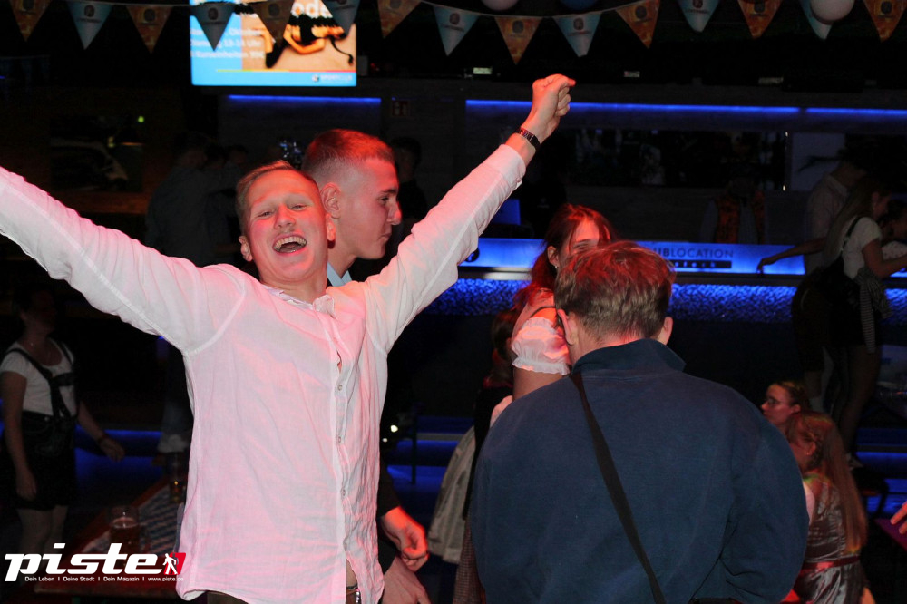 Oktoberfest &80er-90er Party