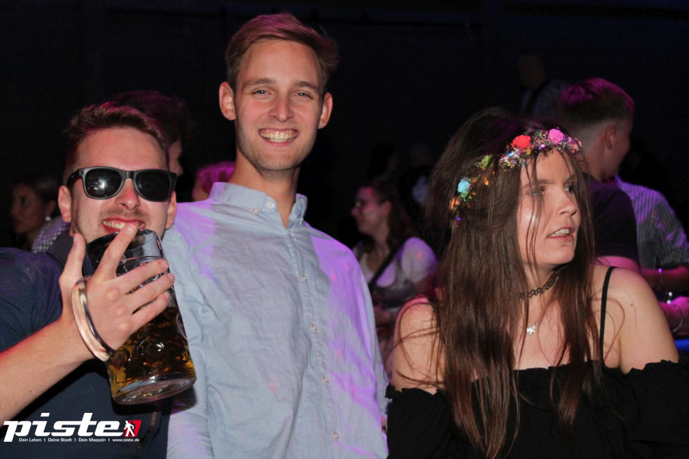 Oktoberfest &80er-90er Party