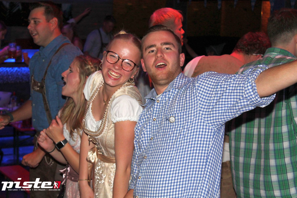 Oktoberfest &80er-90er Party