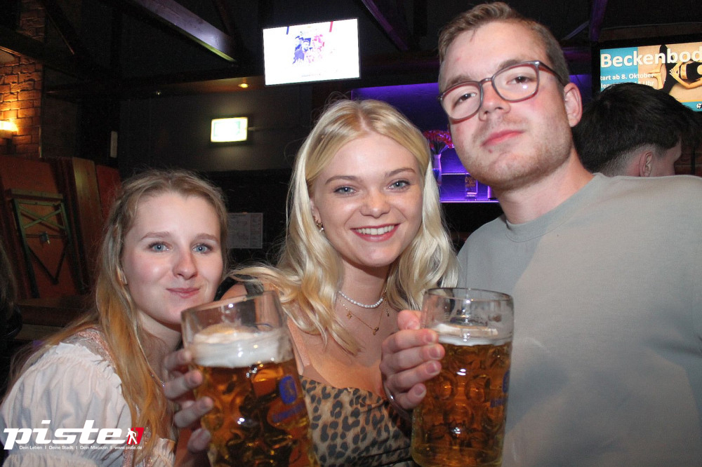 Oktoberfest &80er-90er Party