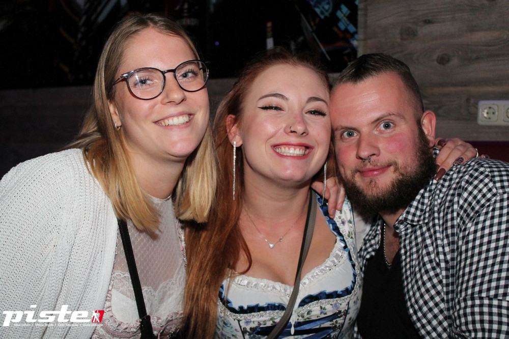 Oktoberfest &80er-90er Party