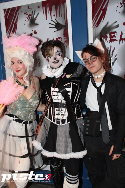 Halloween Queernight