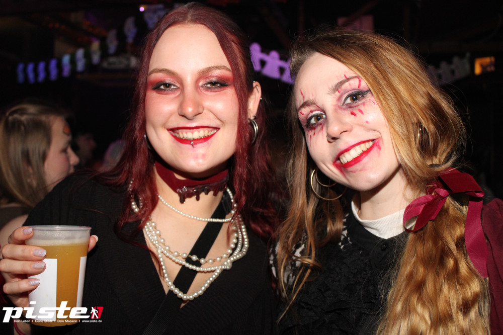 Halloween Queernight