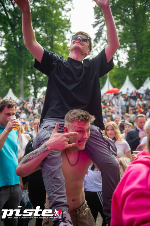 Und draussen tanzt der Bär