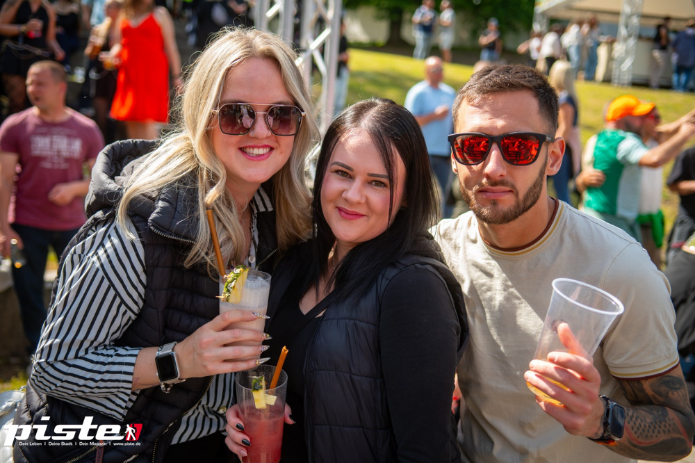 Und draussen tanzt der Bär