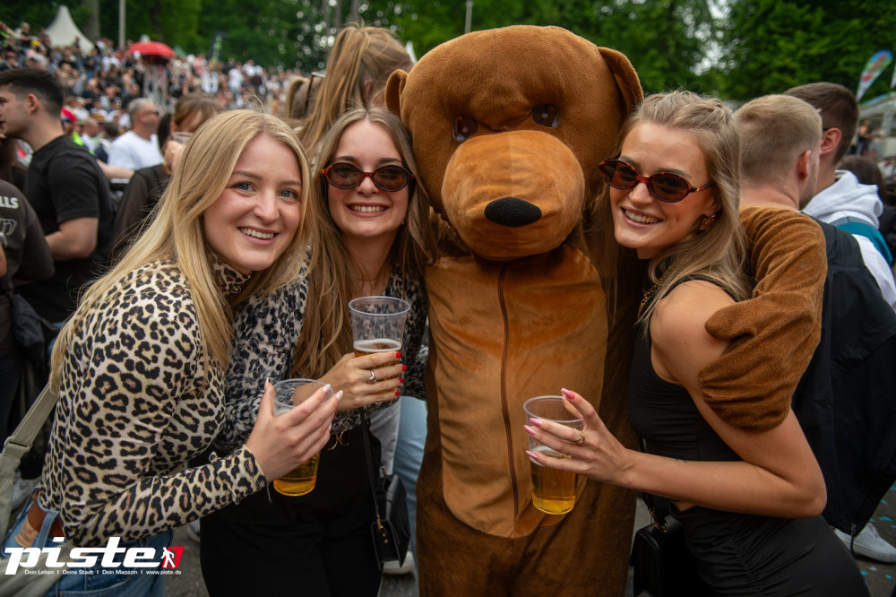 Und draussen tanzt der Bär