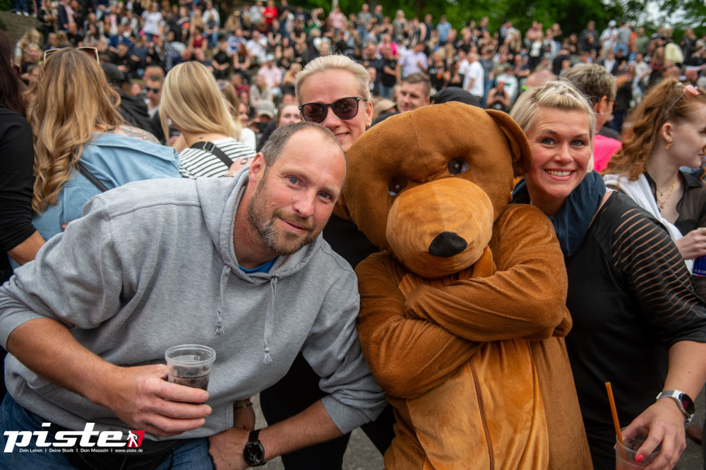 Und draussen tanzt der Bär