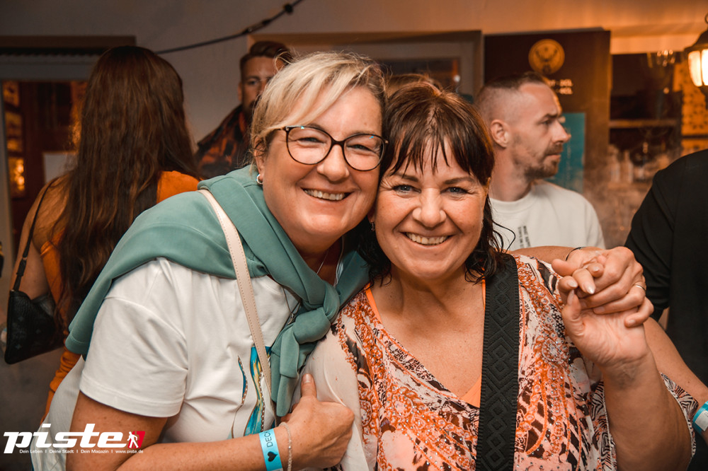 Choco Club: Urban Beach