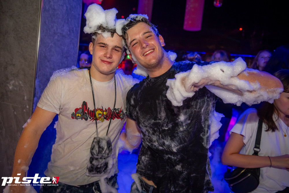 Die große Schaum- und Poolparty