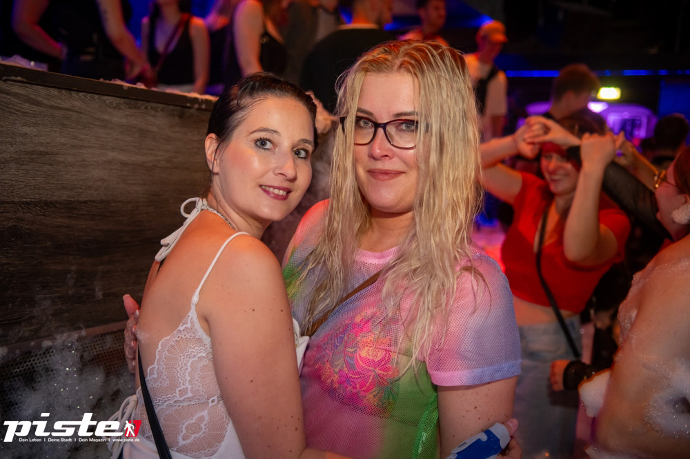 Die große Schaum- und Poolparty