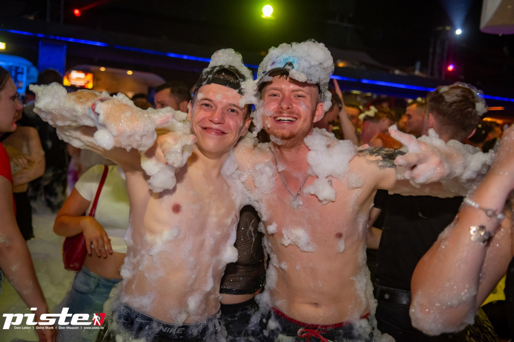 Die große Schaum- und Poolparty