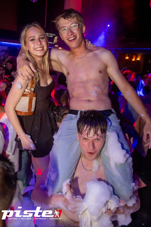 Die große Schaum- und Poolparty