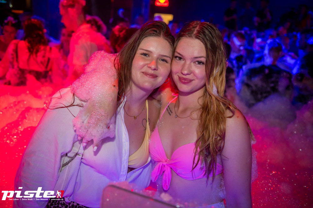 Die große Schaum- und Poolparty