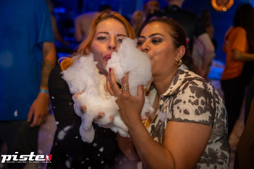 Die große Schaum- und Poolparty