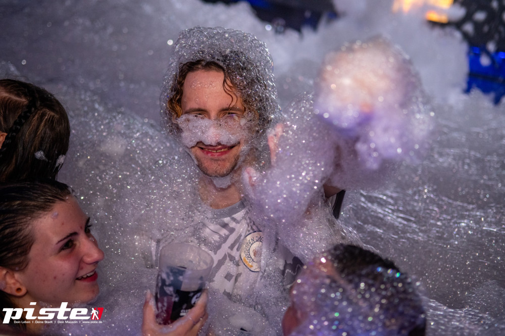 Die große Schaum- und Poolparty