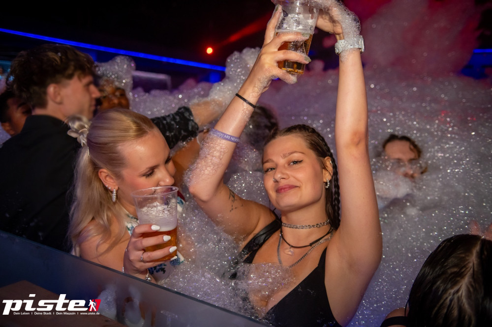 Die große Schaum- und Poolparty