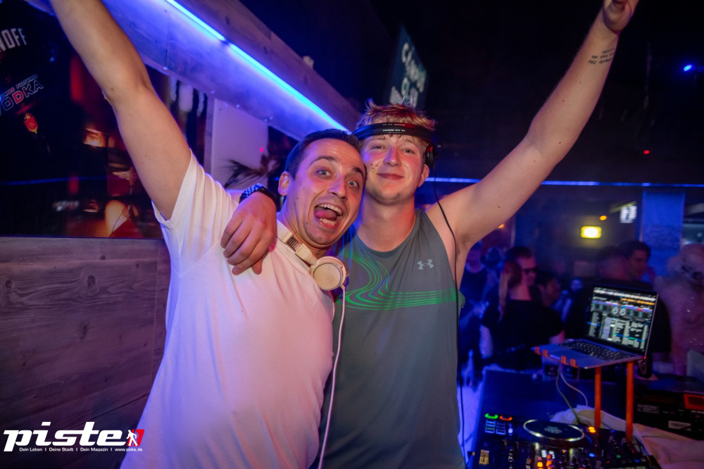 Die große Schaum- und Poolparty