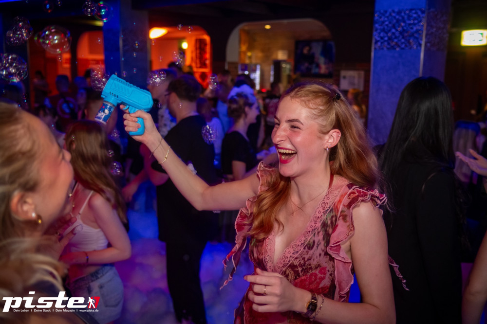 Die große Schaum- und Poolparty