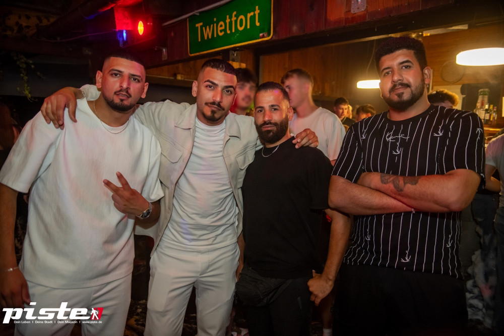 Die große Schaum- und Poolparty