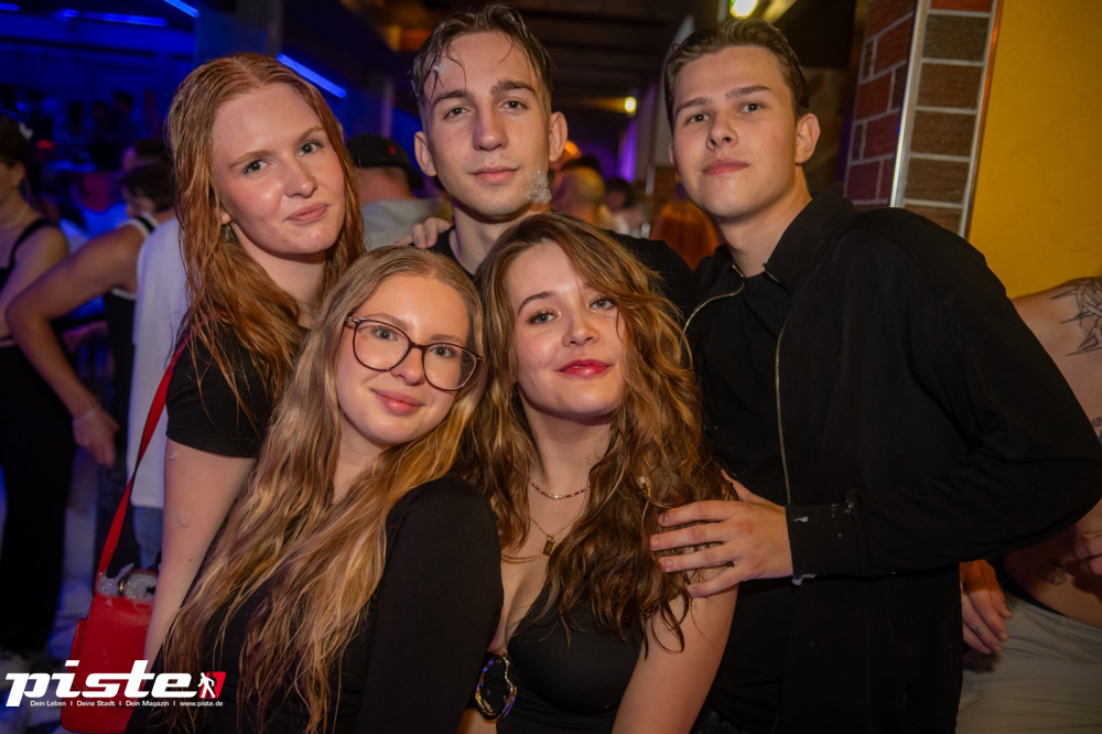 Die große Schaum- und Poolparty