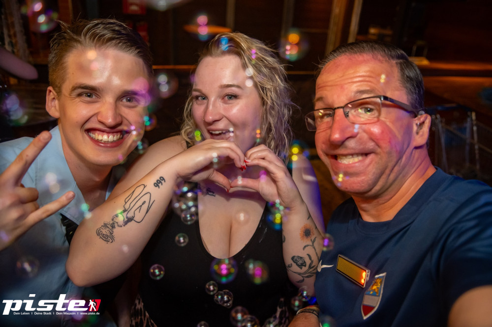 Die große Schaum- und Poolparty